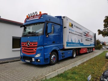 Die Hütter Spedition + Logistik GmbH transportiert Industriegüter sowie temperatursensible Lebensmittel und Pharmazeutika.