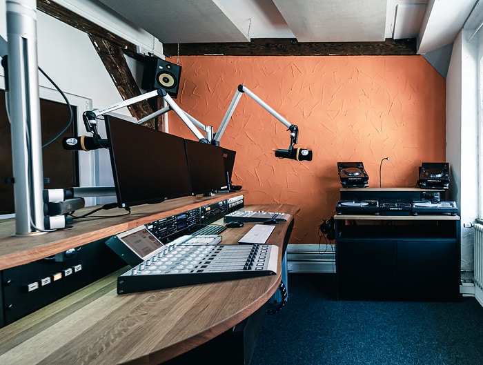 PNR50751 Radio free FM neues Studio
